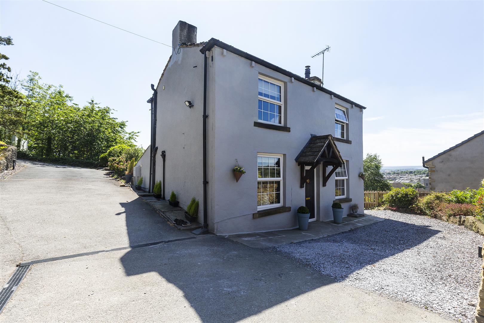 House Detached Dolefield, Longwood Gate, Longwood, Huddersfield